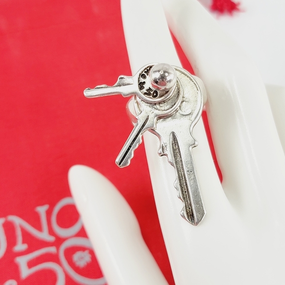 Retired/Rare Authentic Uno de 50 3 Tier Key Spinner Ring Size:6.5 - Picture 8 of 16